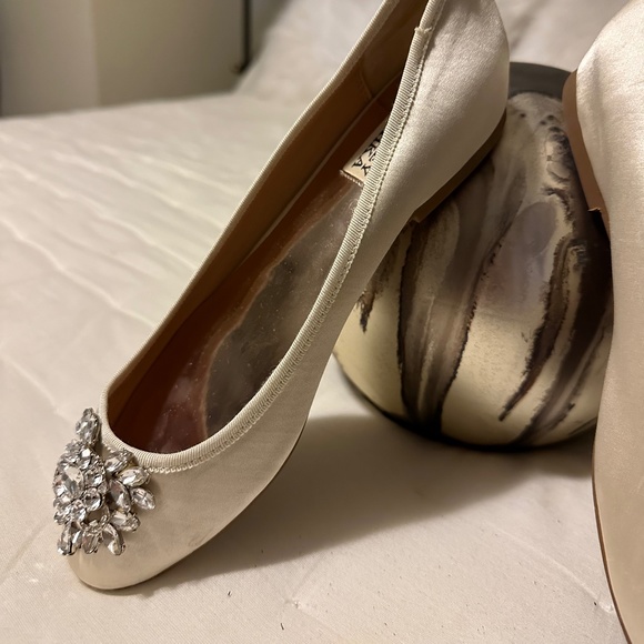 Badgley Mischka Shoes - Badgley Mischka Bianca Flats
